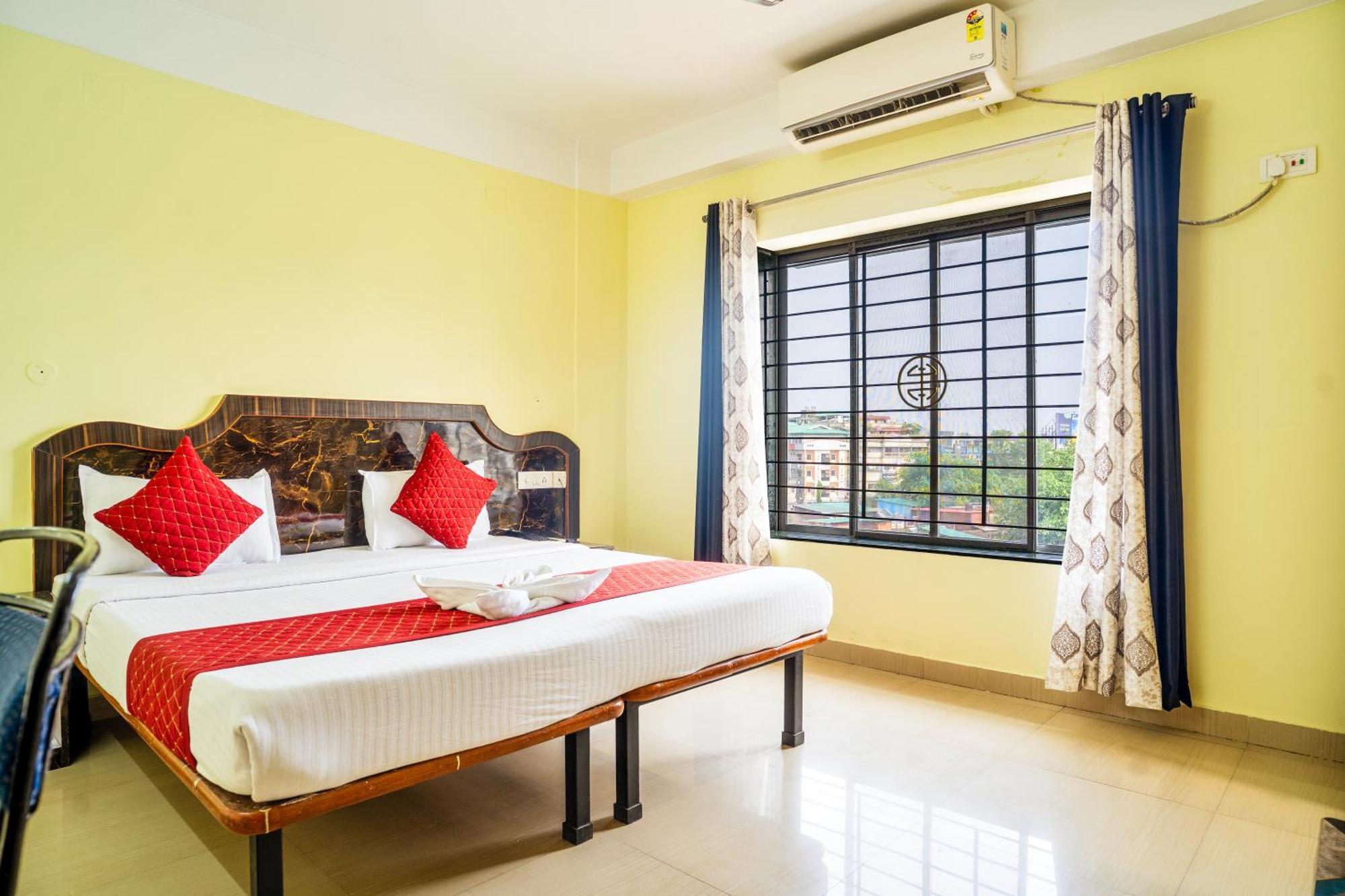 Hotel Niladrii Galaxy Siliguri Esterno foto