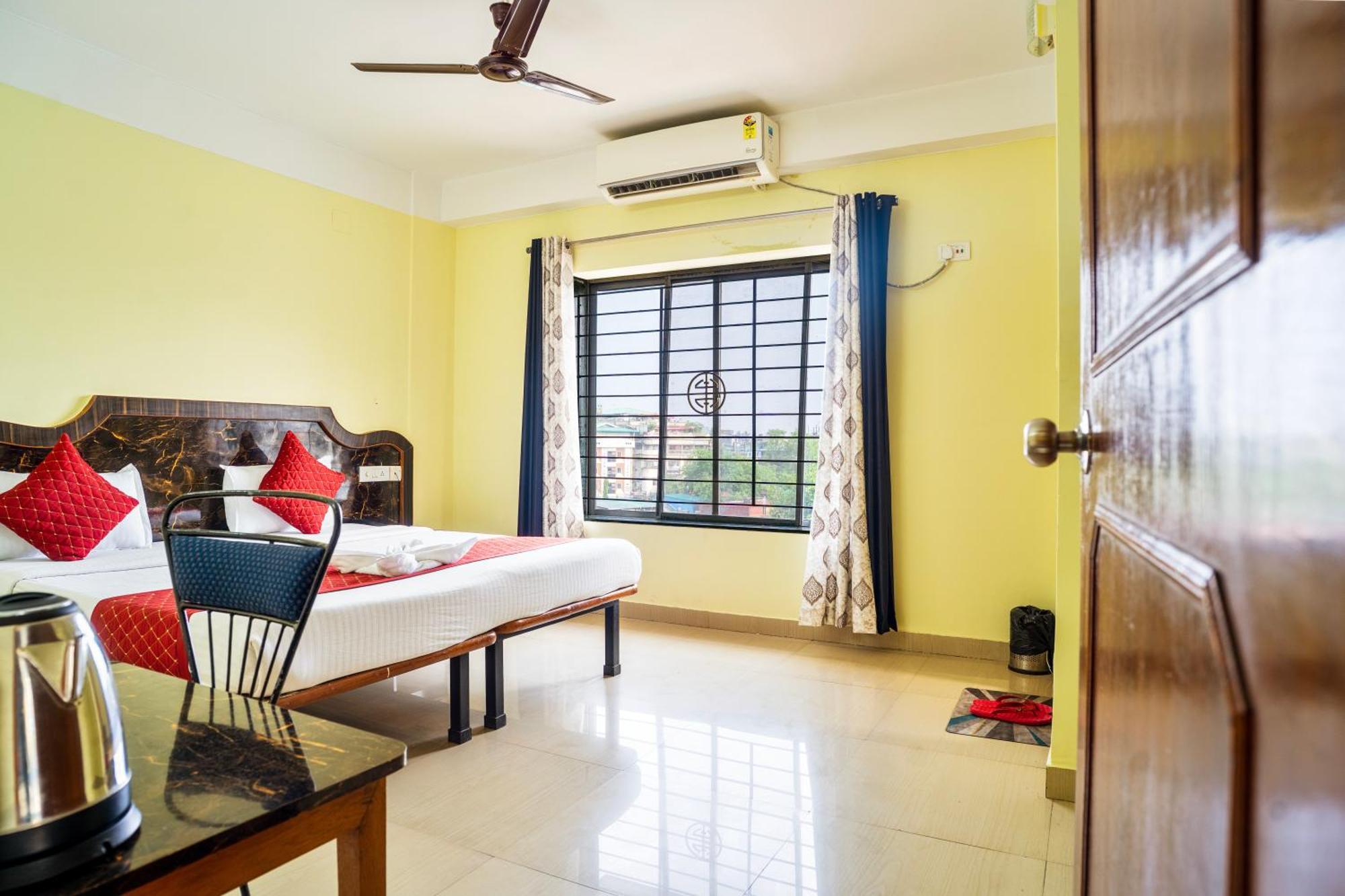 Hotel Niladrii Galaxy Siliguri Esterno foto