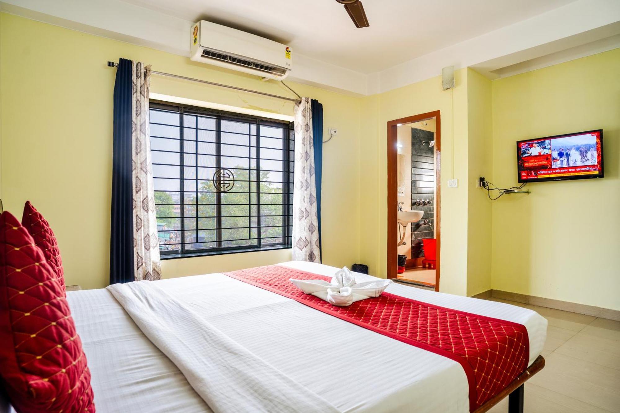 Hotel Niladrii Galaxy Siliguri Esterno foto