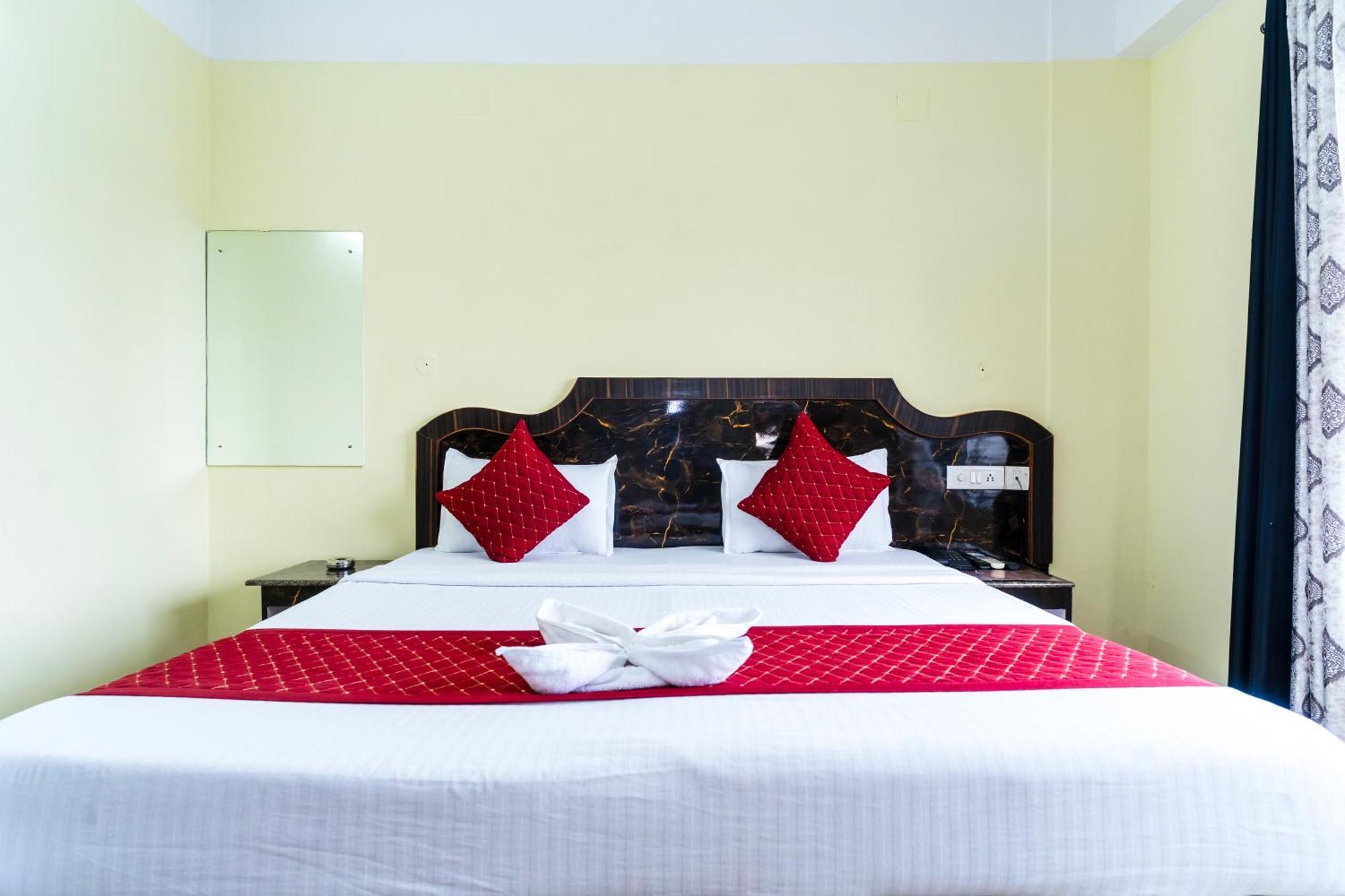 Hotel Niladrii Galaxy Siliguri Esterno foto