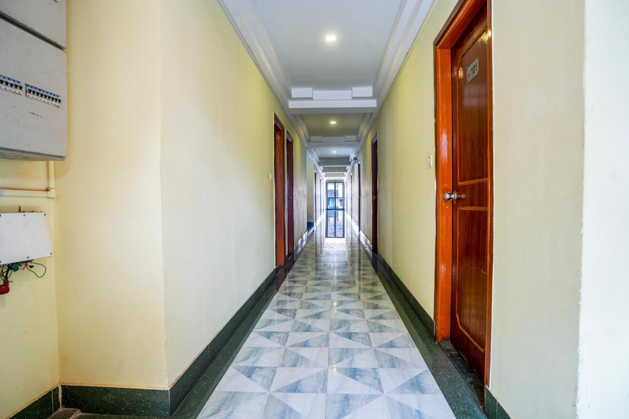Hotel Niladrii Galaxy Siliguri Esterno foto