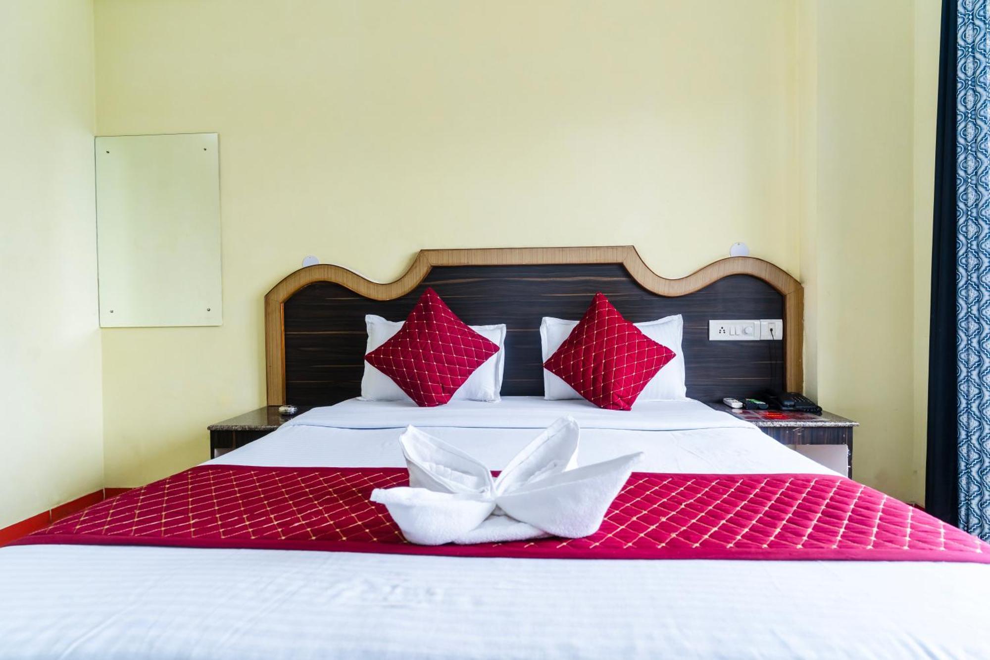 Hotel Niladrii Galaxy Siliguri Esterno foto