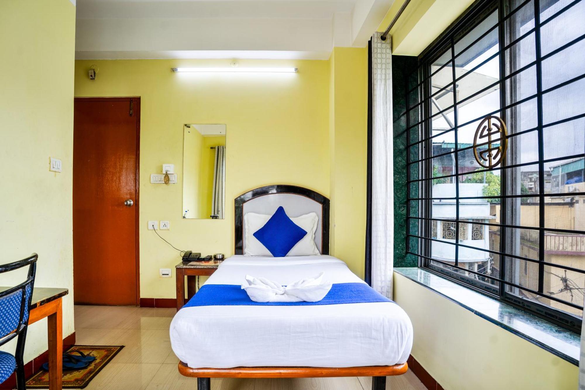 Hotel Niladrii Galaxy Siliguri Esterno foto